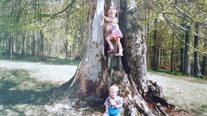 De Energie Buddha - Over mij - Als kind in bomen klimmen samen met mijn broertje